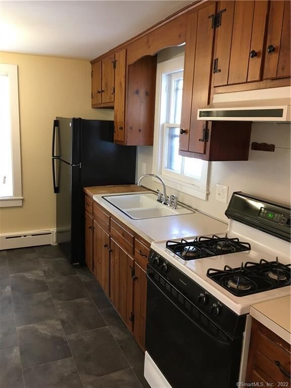 Property Photo:  110 Main Street 1  CT 06405 