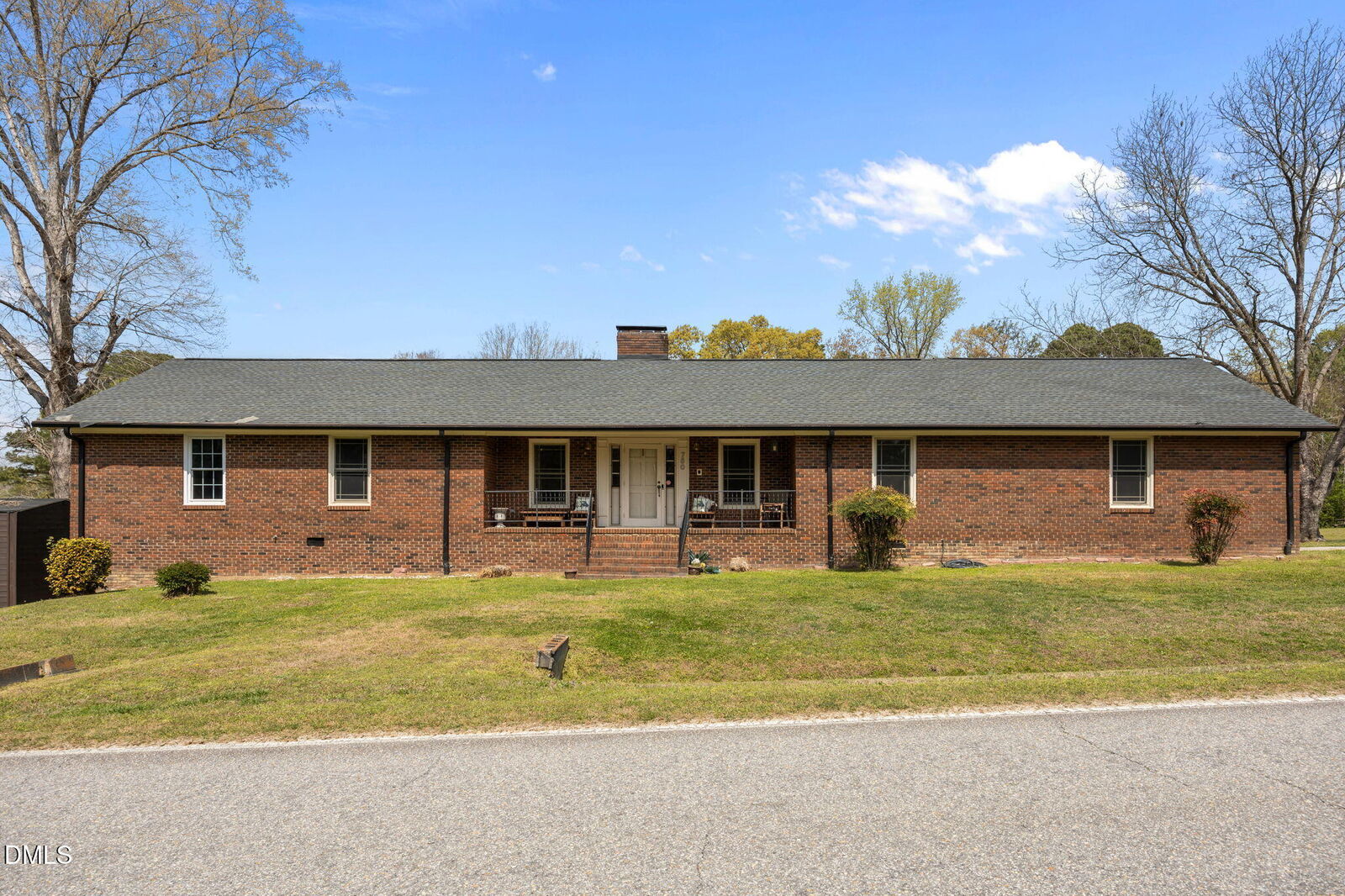 Property Photo: 750 Greenleaf Road NC 27501