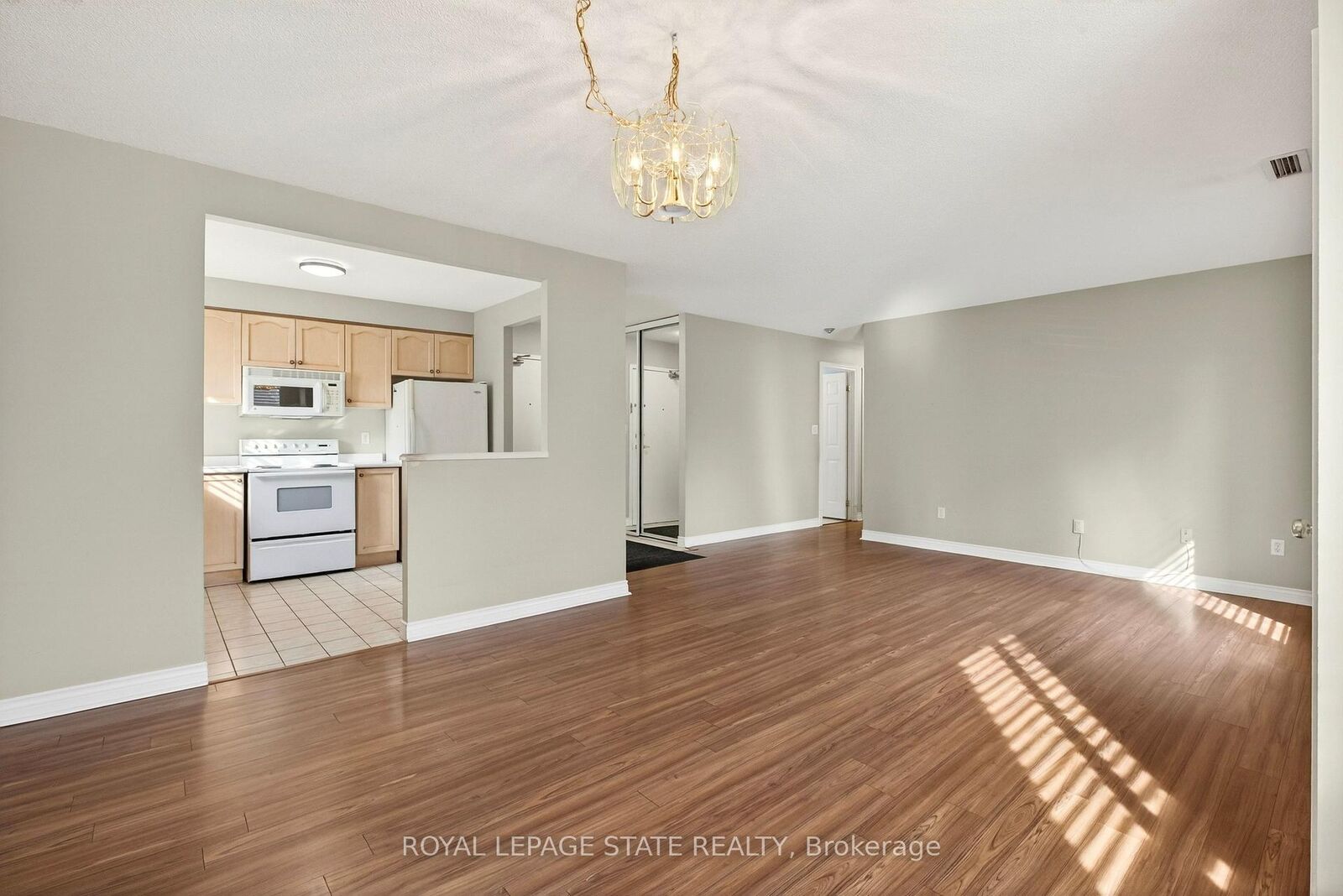 Property Photo: 8 Main Street 101 ON L9H 2P6
