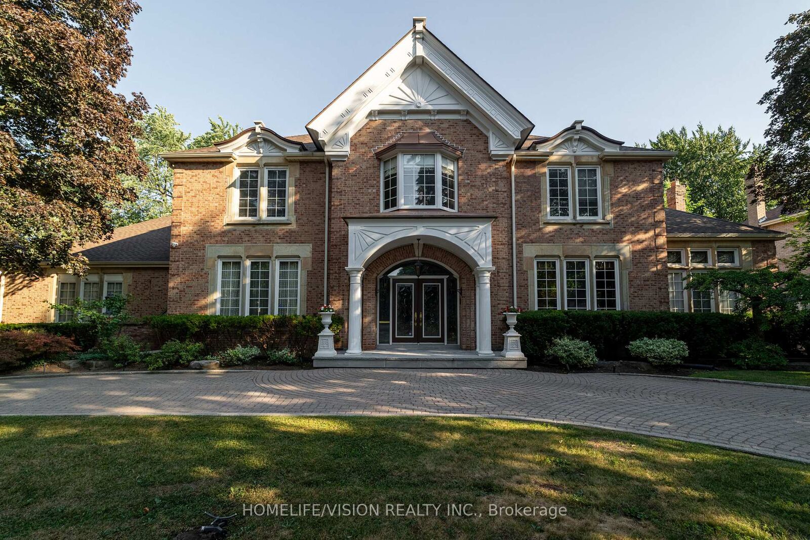 Property Photo: 15 Daffodil Avenue ON L3T 1N2