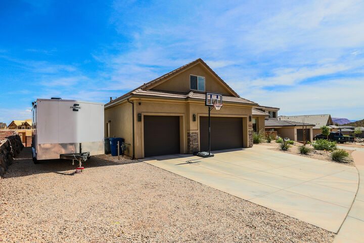 Property Photo:  1930 N Creek Side Ct  UT 84780 