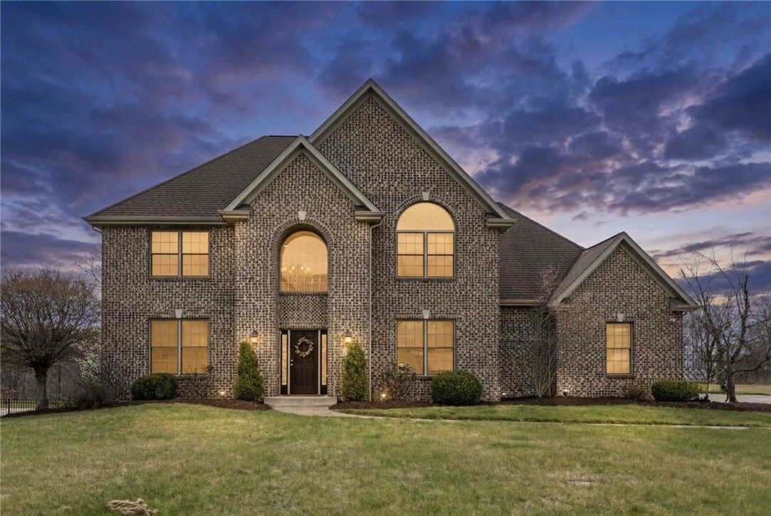 Property Photo:  2094 Laurel Ridge Dr  PA 15025 