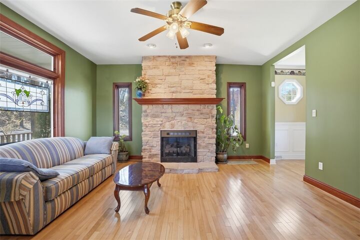 Property Photo:  1202 Romanhoff St  PA 15212 