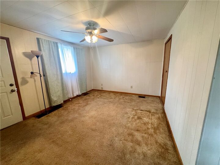 Property Photo:  114 Grant Ave  PA 15120 