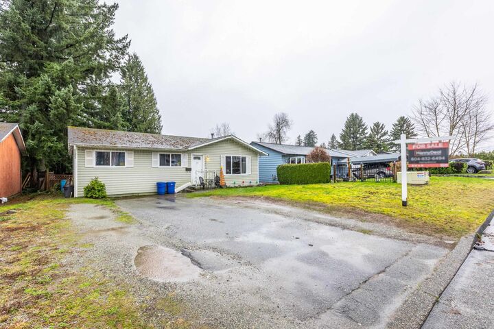 Property Photo: 32774 Badger Avenue BC V2V 5B2