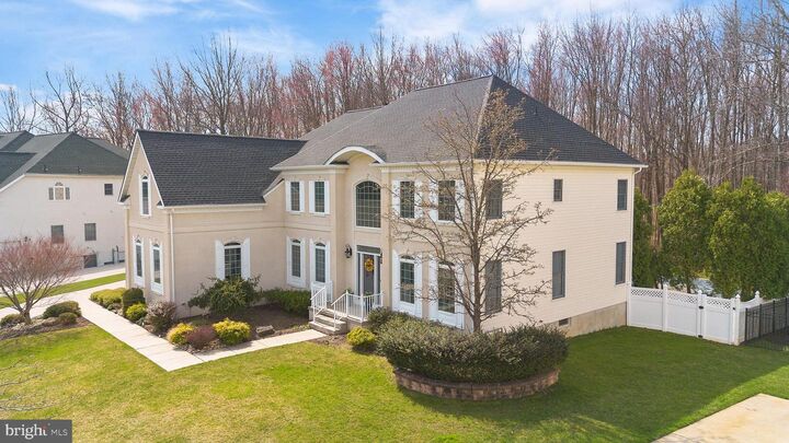 Property Photo:  9 Stonegate Drive  NJ 08831 