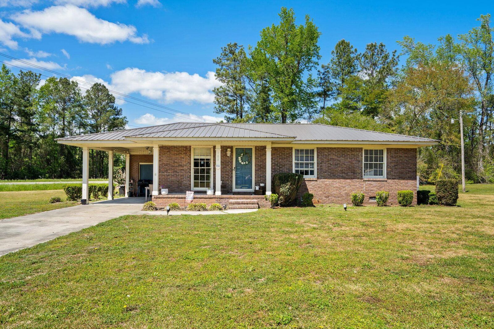 Property Photo:  105 Twin City Circle  SC 29569 