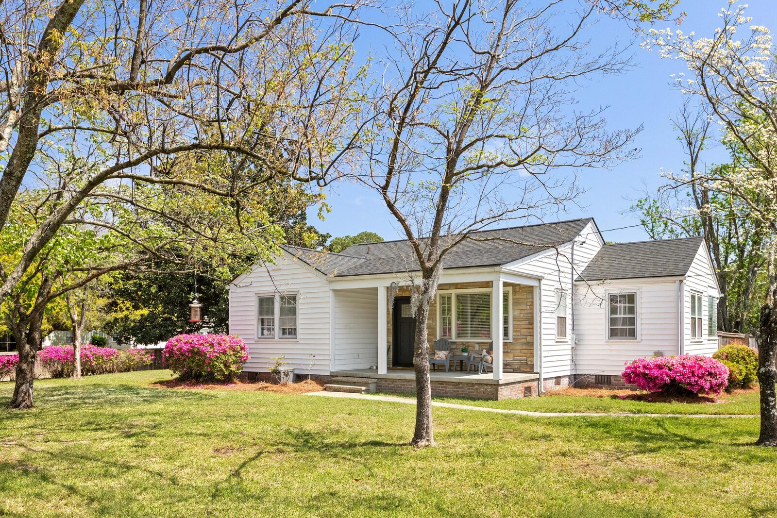 Property Photo: 5252 Braddock Avenue SC 29405