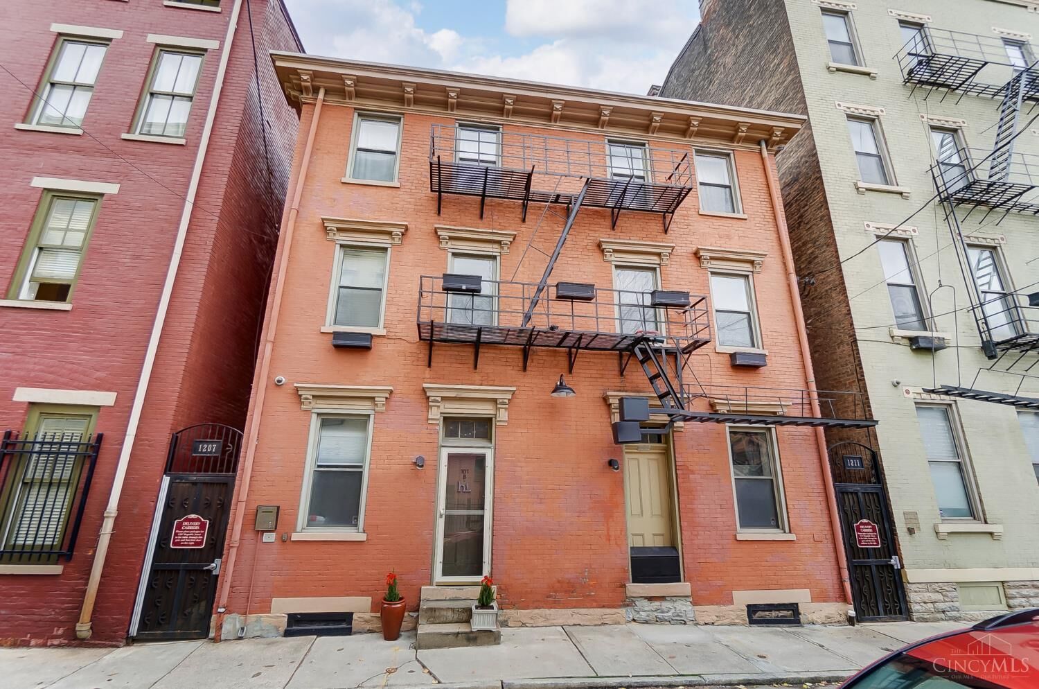 Property Photo:  1207 Republic Street  OH 45202 