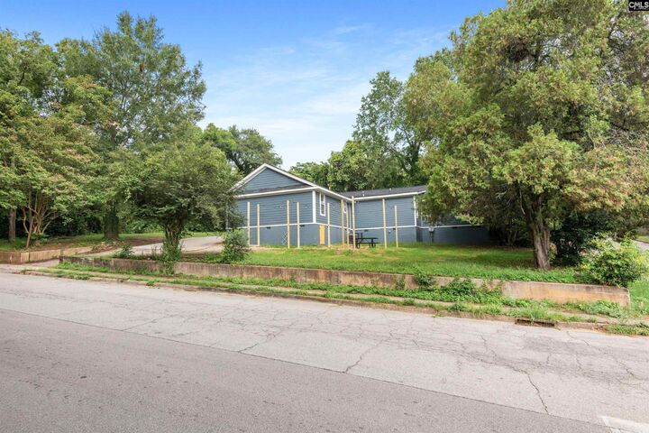 Property Photo:  907 Beaufort C  SC 29201 