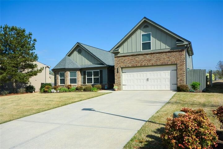 Property Photo: 4475 Orchard View Way GA 30028