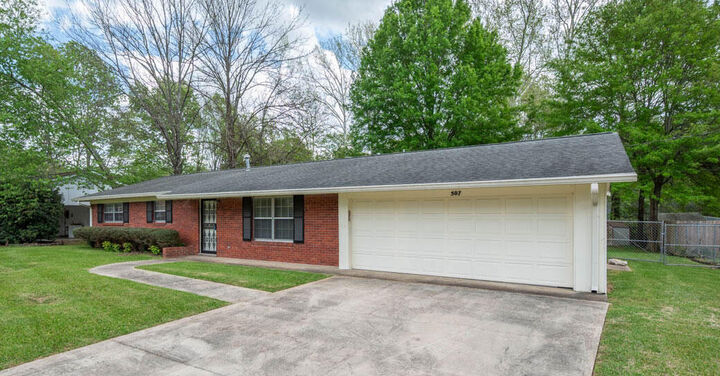 Property Photo: 507 Chestnut Drive MS 39759
