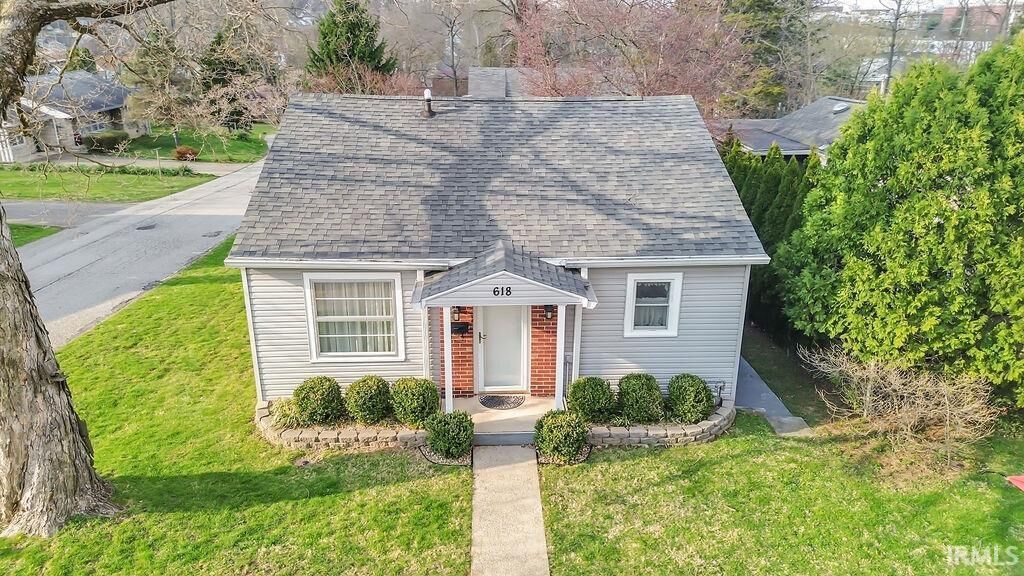Property Photo:  618 W 3rd Street  IN 47404-5117 