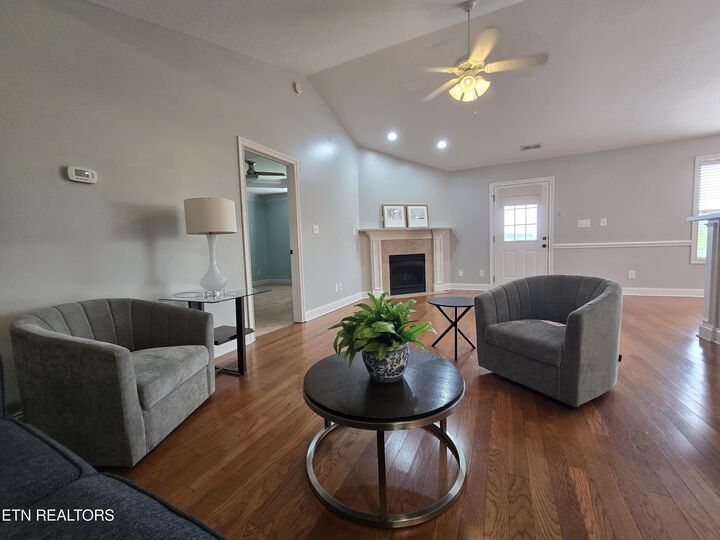 Property Photo: 5914 Pebble Run Way TN 37918