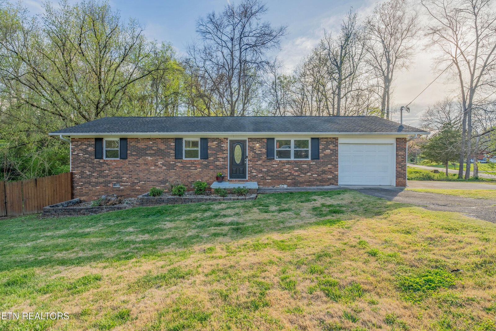 Property Photo: 5624 Magazine Rd TN 37920