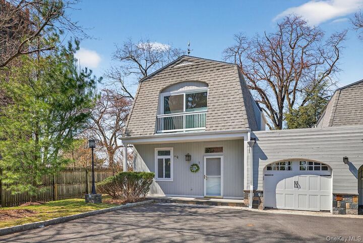 Property Photo:  1 Chestnut Court  NY 10522 