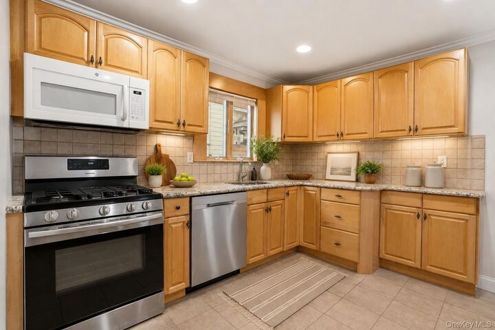 Property Photo:  3 Ross Avenue  NY 10960 