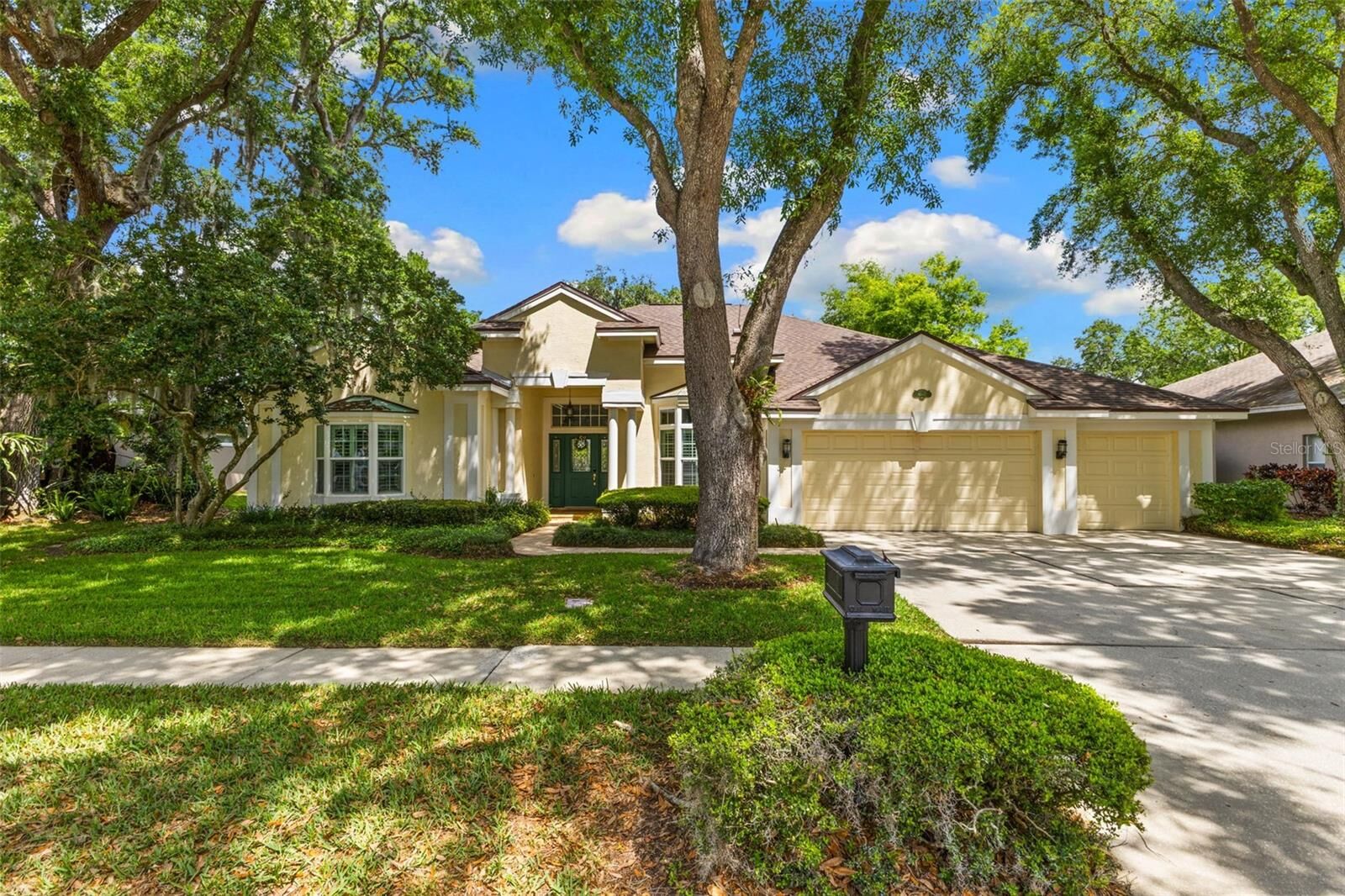 Property Photo:  4647 Berwyn Court  FL 34685 
