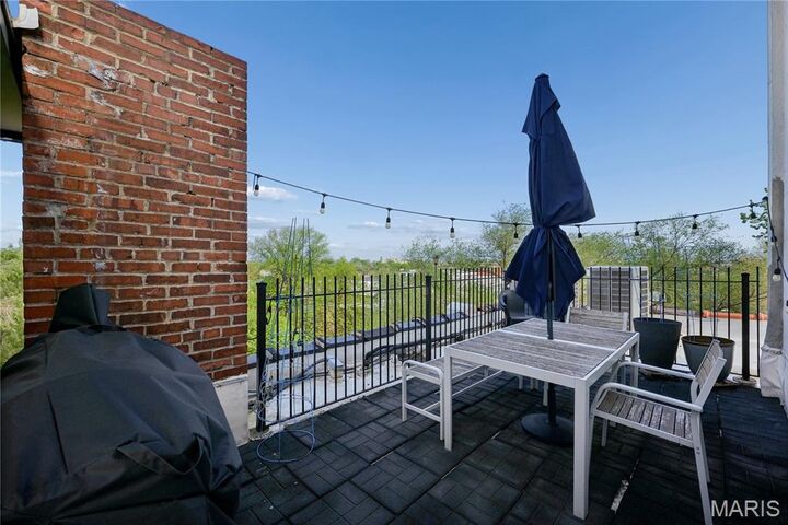 Property Photo:  1831 Sidney Street L  MO 63104 