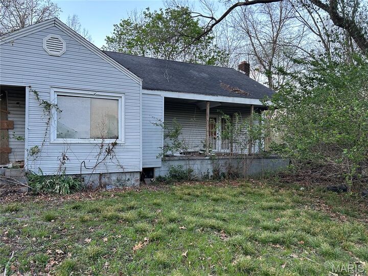 Property Photo:  253 Washington Court  MO 65536 