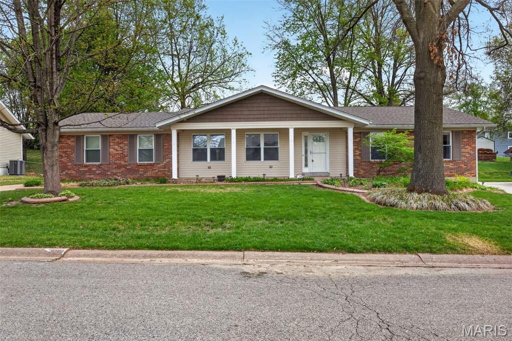 Property Photo:  24 Parkwood Drive  MO 63376 