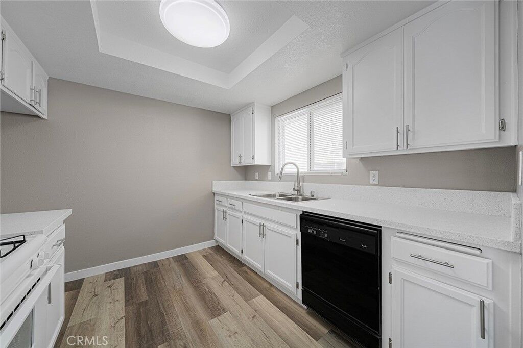 Property Photo:  1335 Newport Avenue 209  CA 90804 