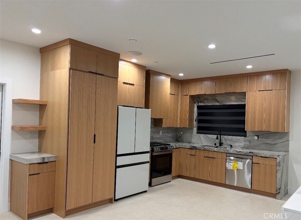 Property Photo:  417 W Franklin Ave  CA 91766 