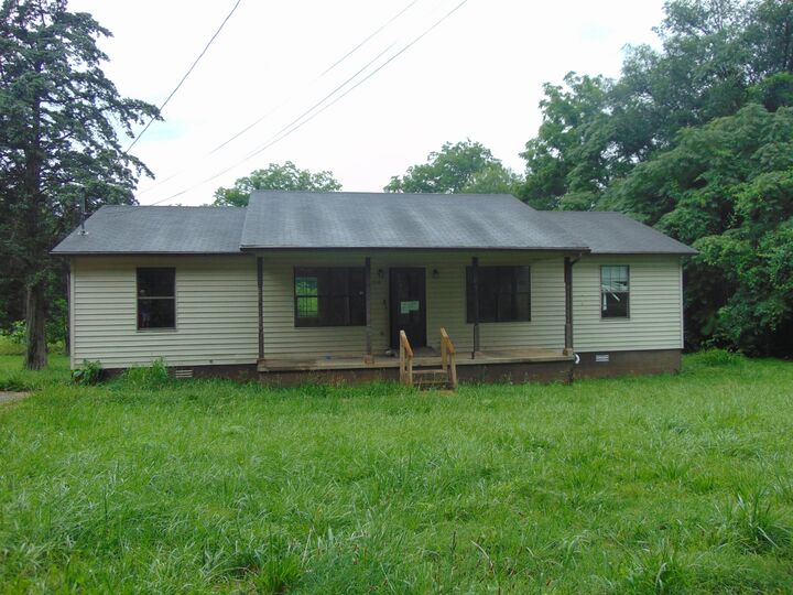 Property Photo:  211 Wilson St  TN 37398 