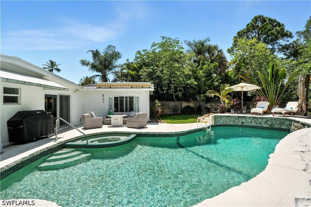 Property Photo:  1063 22nd Avenue N  FL 34103 