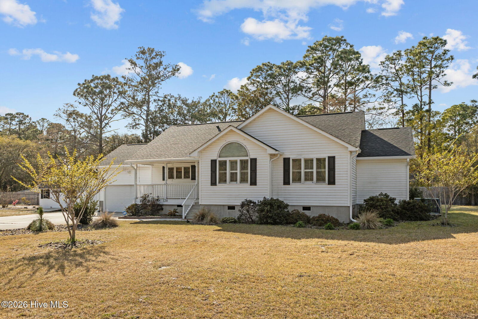 Property Photo:  120 Robin Crescent  NC 28584 