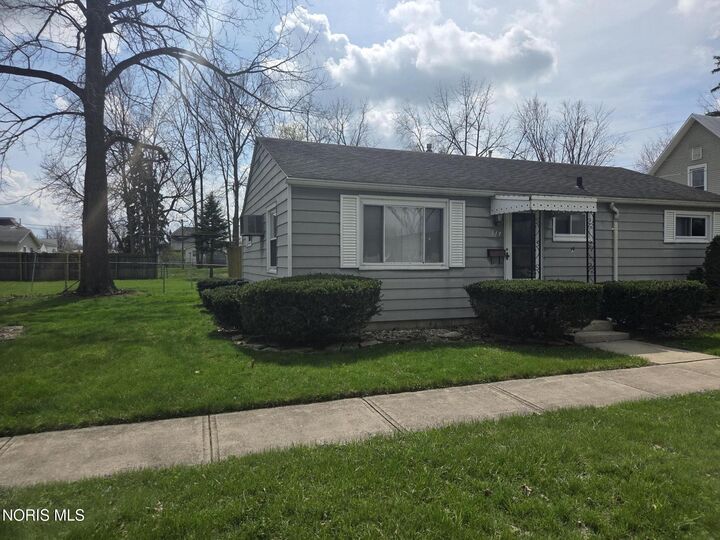 Property Photo:  617 Lynn Street  OH 45840 