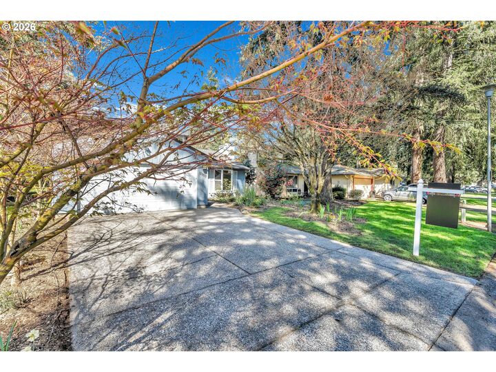 Property Photo:  12900 NE 5th St  WA 98684 