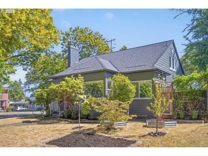 Property Photo:  7434 N Chase Ave N  OR 97217 