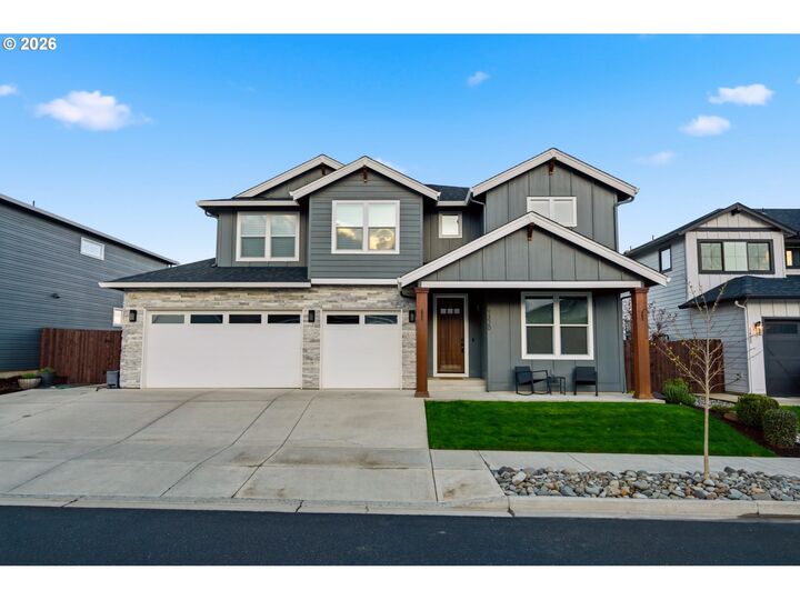 Property Photo:  1320 S 44th Ave  WA 98642 