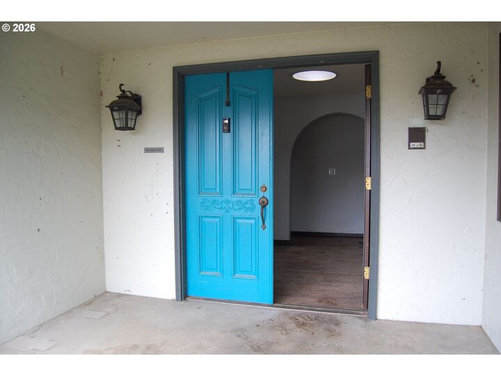 Property Photo:  13104 NE 8th Ct  WA 98685 