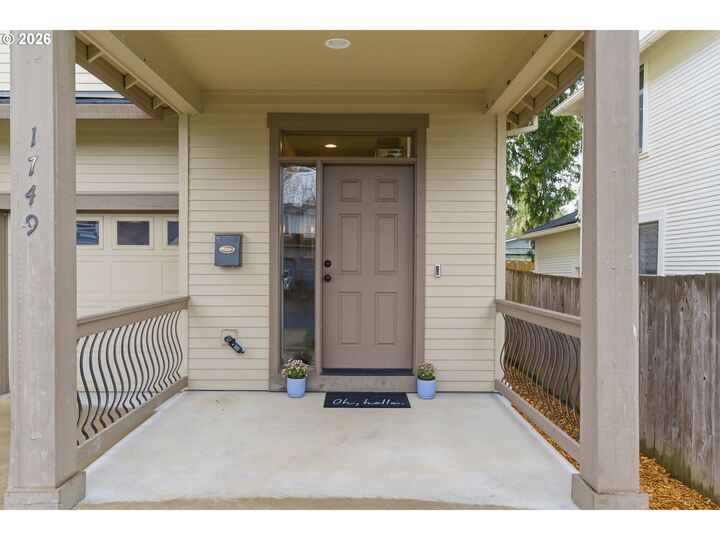 Property Photo:  1749 SE Marion St  OR 97202 