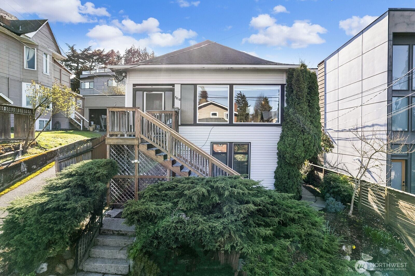 Property Photo:  7818  Stroud Avenue N  WA 98103 