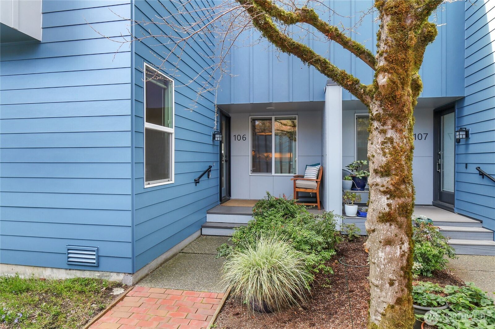 Property Photo:  1550 NW 195th Street 106  WA 98177 