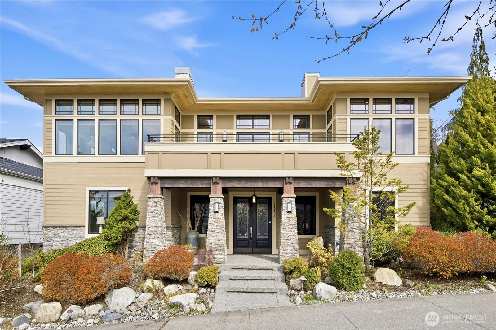 Property Photo:  1558  26th Court NE  WA 98029 