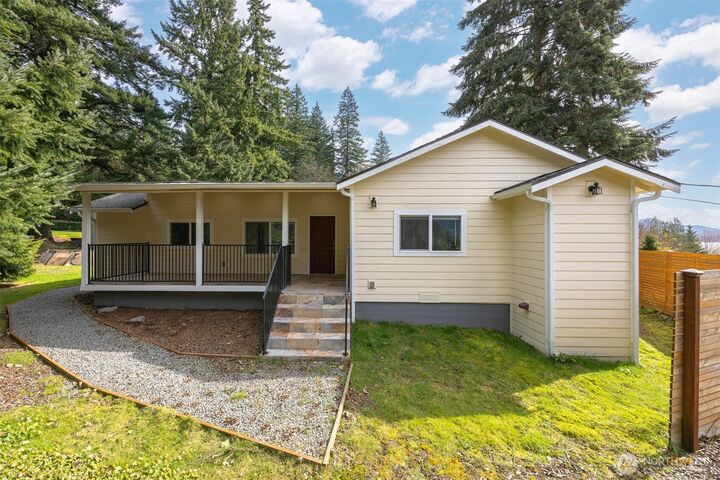 Property Photo:  921  Autumn Lane 203  WA 98229 
