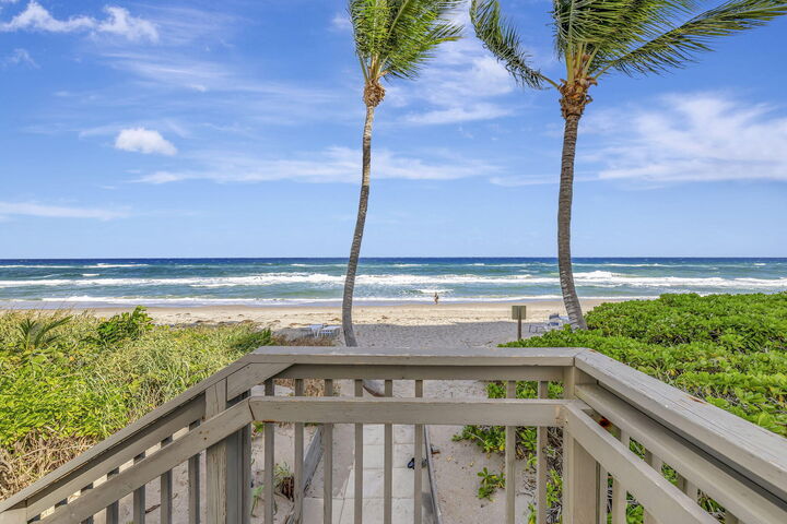 Property Photo: 3221 S Ocean Boulevard 308 FL 33487