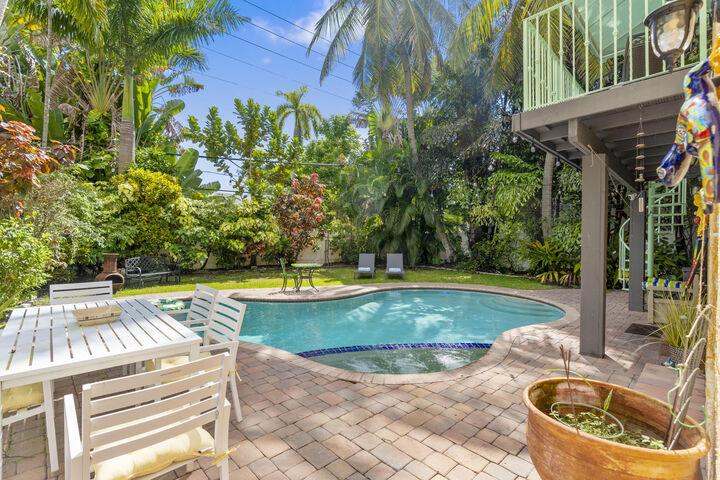 Property Photo: 614 SE 5th Court FL 33301