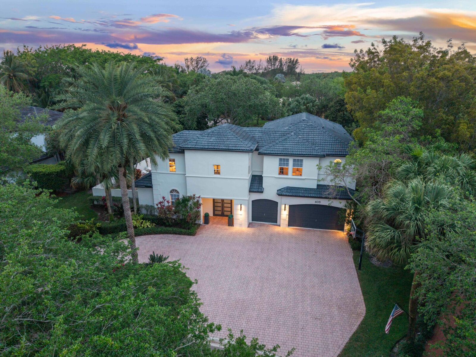 Property Photo: 6015 Pinewood Avenue FL 33067