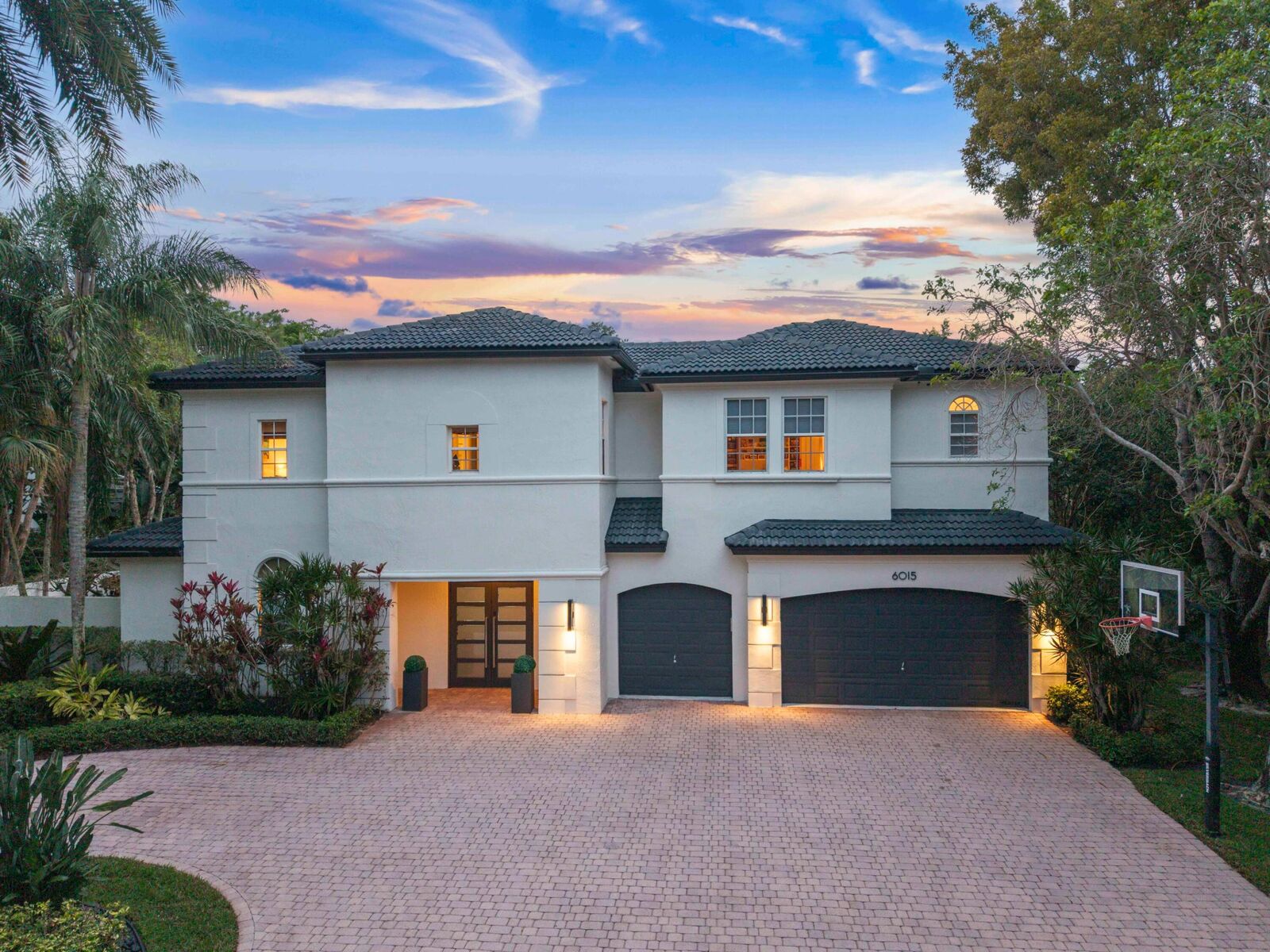 Property Photo:  6015 Pinewood Avenue  FL 33067 