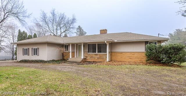 Property Photo:  3230 Thomas Road  MI 48371 