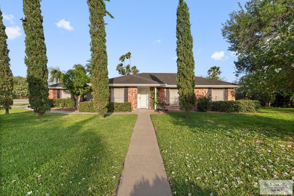Property Photo:  816 E Palm Valley Dr.  TX 78552 