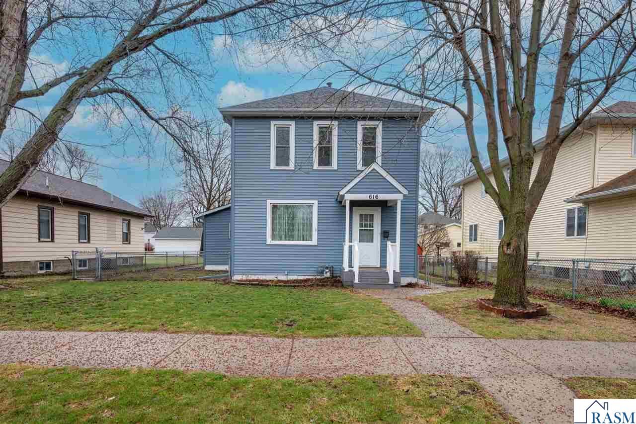 Property Photo:  616 Range Street  MN 56003 