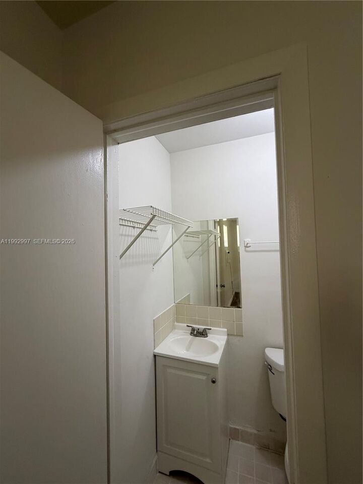 Property Photo:  