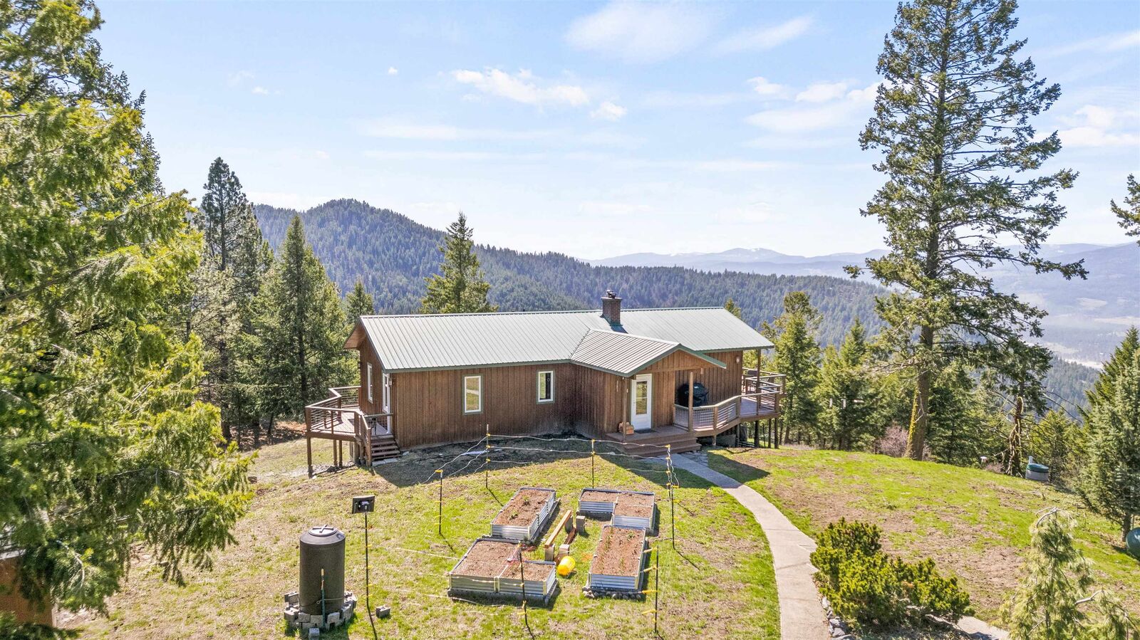 Property Photo: 1295 Mingo Mountain Rd WA 99141