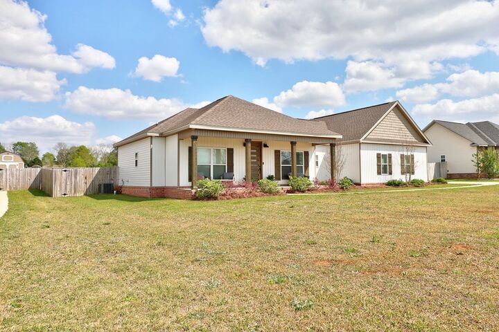 Property Photo: 2236 County Road 712 AL 36330